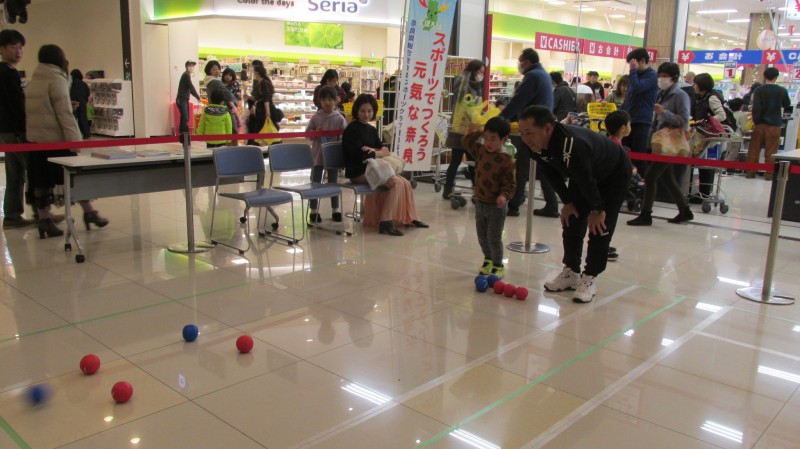 ラスパ西大和店で総合型地域スポーツクラブのPRイベントを実施しました すぽろば（奈良県総合型地域スポーツクラブ連絡協議会）